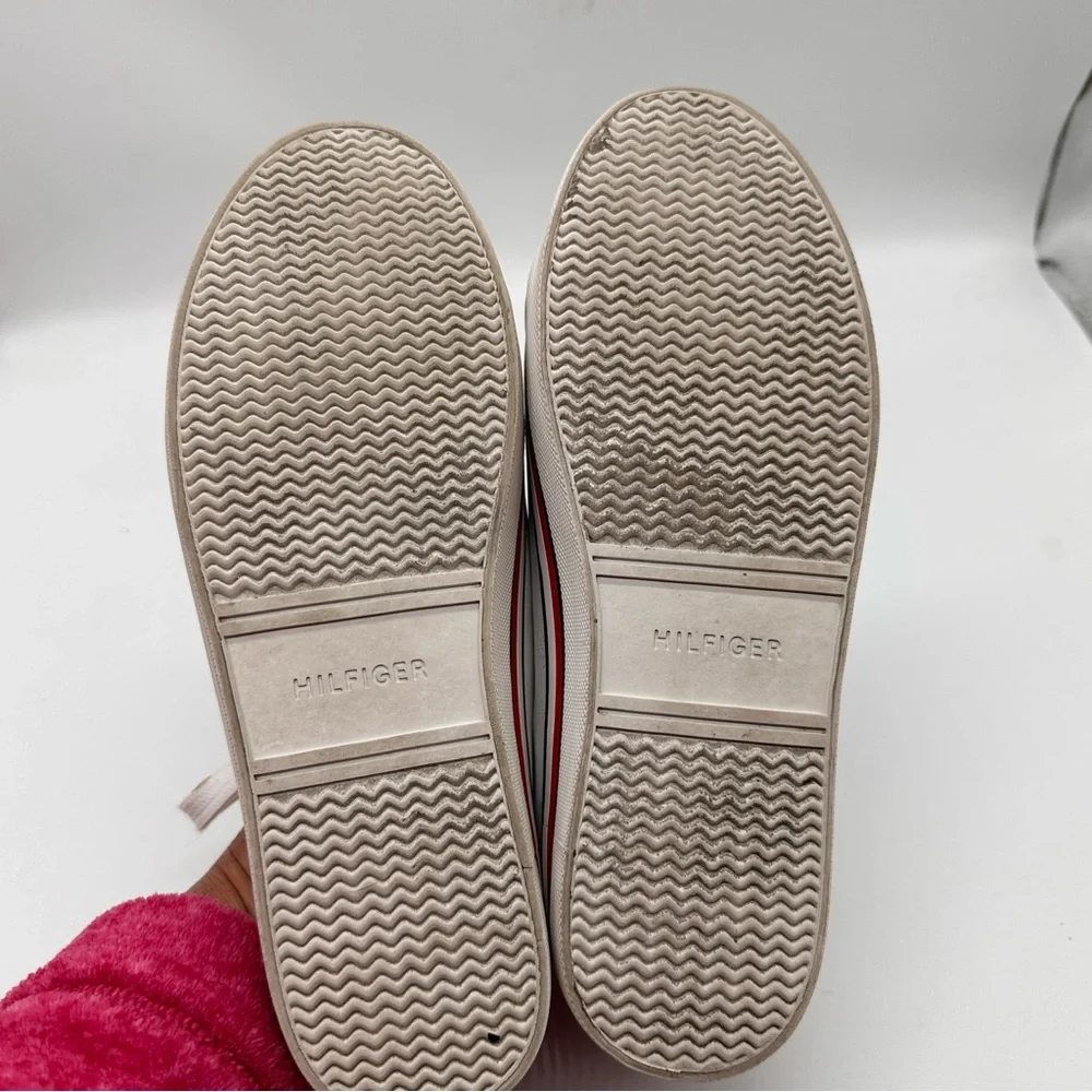 Tommy Hilfiger Falconer Perforated Leather Logo Sneakers 8.5